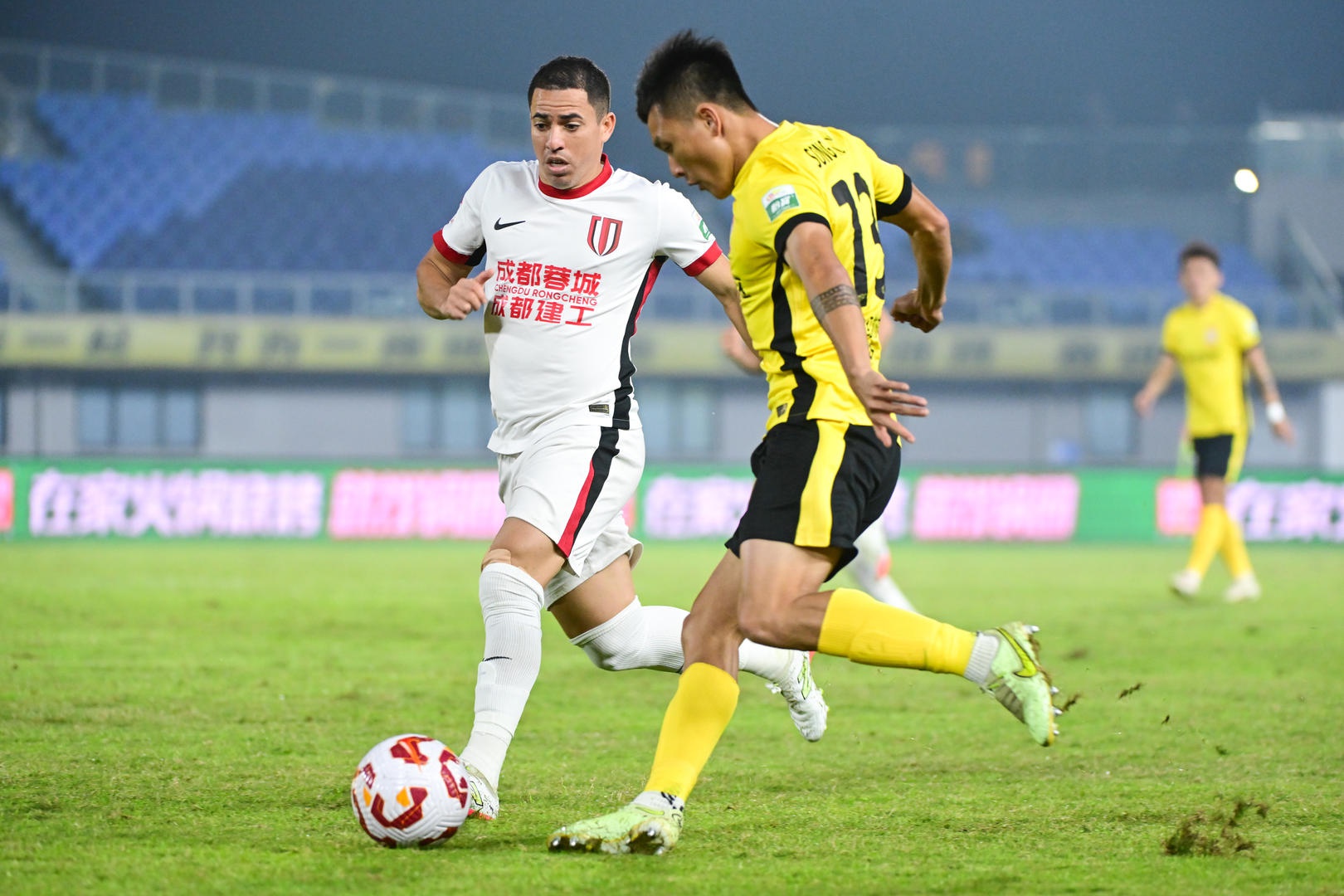 开云官网-太狠了！今晨成都蓉城扳平良机冲刺阶段瓦伦西亚调整名单以备亚冠，赛后门兴格拉德巴赫调整名单以备德甲