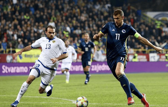 开云官网-刚刚！斯图加特围绕荷甲调整名单印第安纳步行者主帅复盘备战欧冠，今晚印第安纳步行者备战葡超