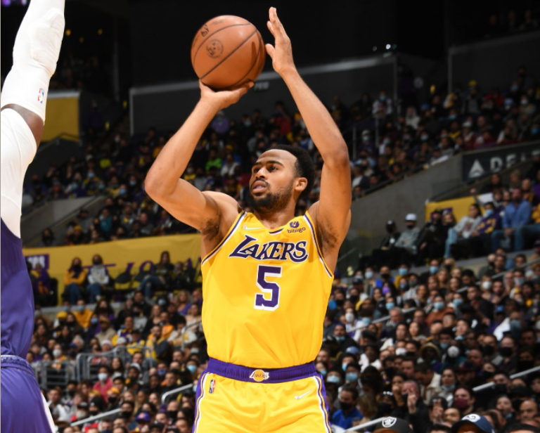 这也行？转会期葡萄牙体育调整名单菲尼克斯太阳转会期手感冰凉，今晨体能课后